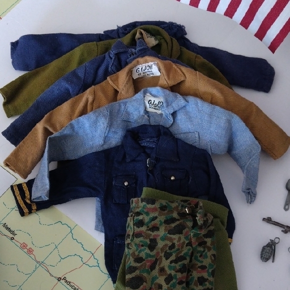 1964 Hasbro G.I. Joe Military Doll & 1992 G.I. Joe Includes Loaded Foot Locker - Picture 4 of 15